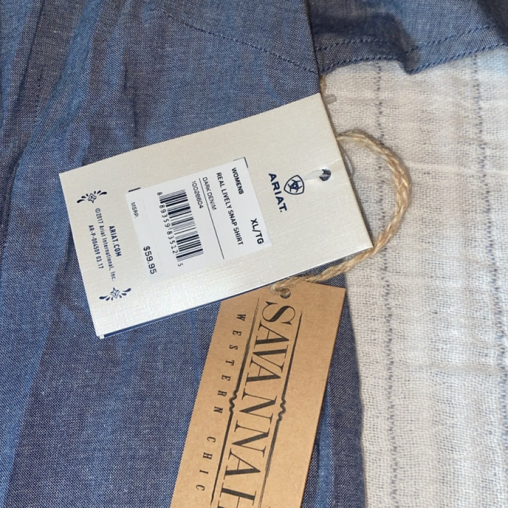Ariat Women's Blue Embroidered Western shirt - Picture 3 of 6